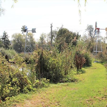 فندق Rum Bridge "Owl Watch" Wooden Tipi سودبيري المظهر الخارجي الصورة